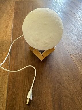 USB Light Up Moon Decor